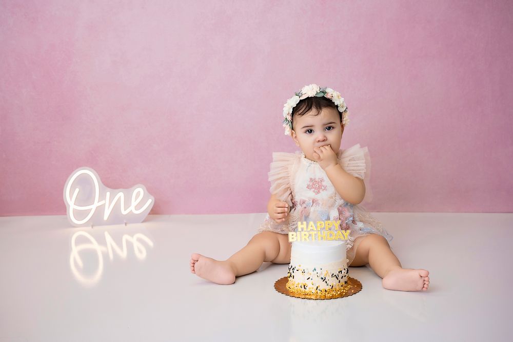 First birthday cake smash portrait